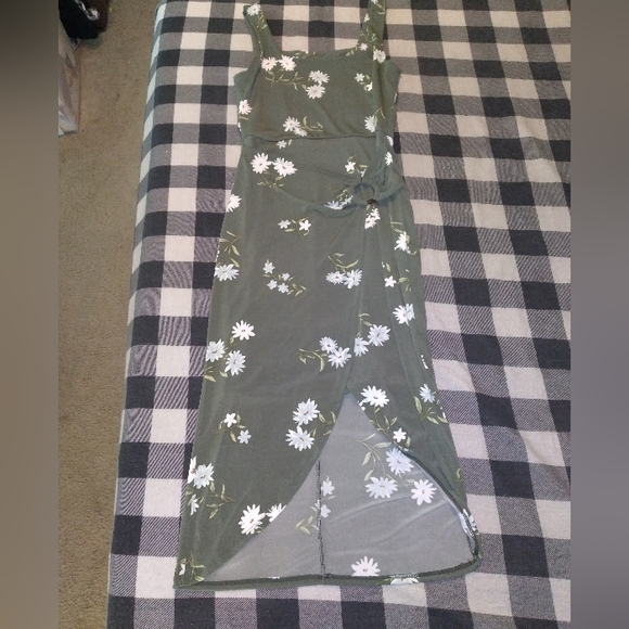 SPRING SALE**Floral Green Dress - Picture 1 of 3